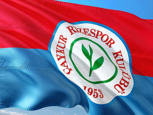 年轻气盛！Opta英超自然年吃牌数统计：切尔西去年共112张.